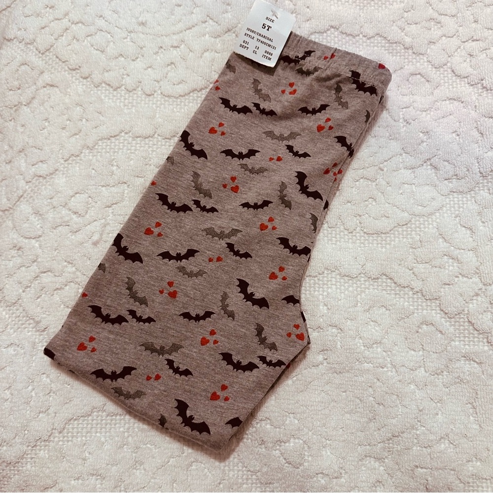 Universal Studios | Leggings | Little Monster Leggings with Bats & Hearts - Picture 6 of 6